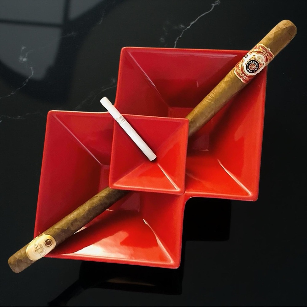 Red Geometric Ceramic Ashtray - Picture 7 of 16